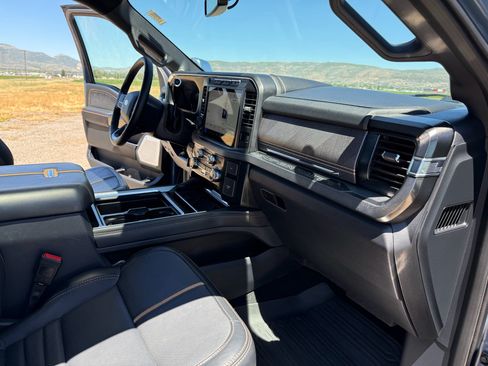 Used 2023 Ford F350 Platinum w/ Tremor Off-Road Package AWD/4WD image 40