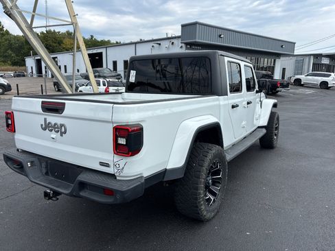 Used 2020 Jeep Gladiator Overland AWD/4WD image 3