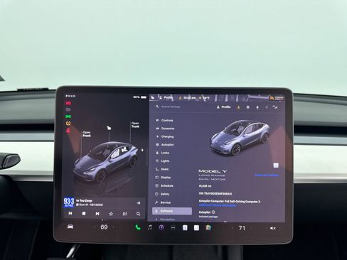 Used 2022 Tesla Model Y Long Range image 26