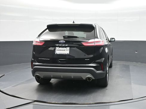 Certified 2022 Ford Edge Titanium image 5