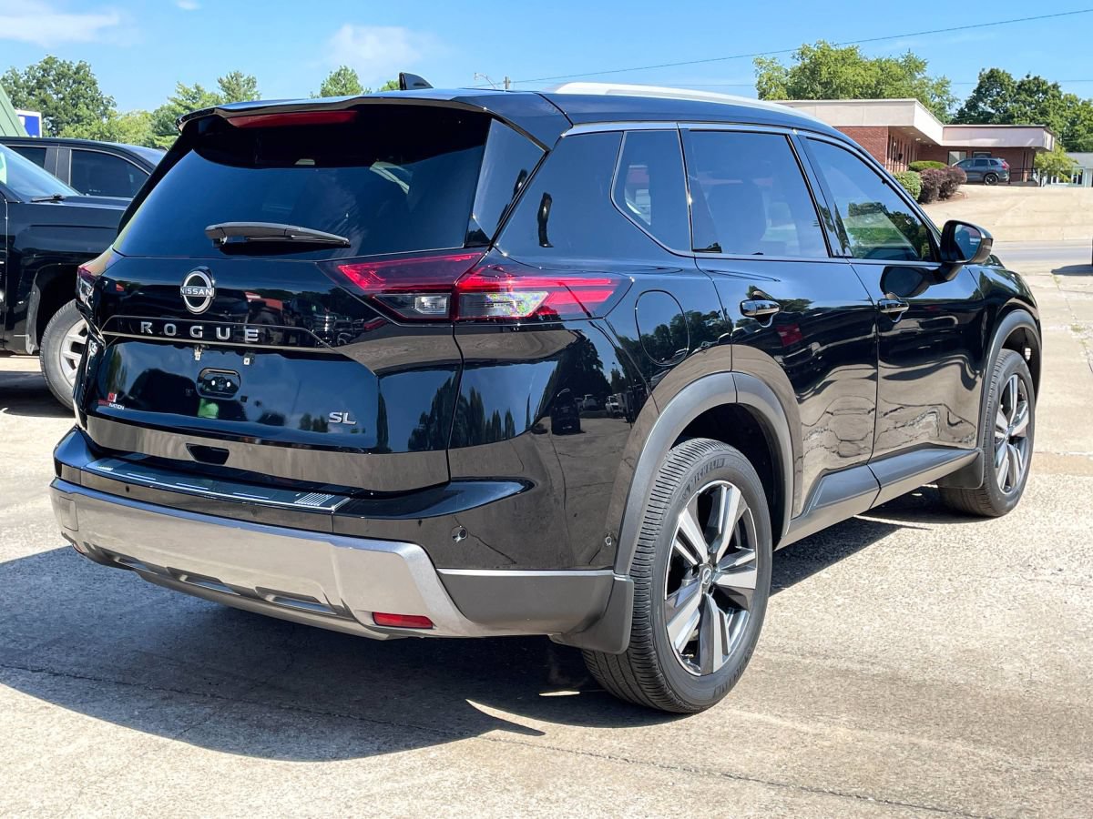 Used 2024 Nissan Rogue SL w/ SL Premium Package FWD image 6