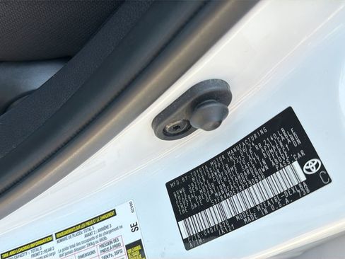 Used 2024 Toyota Corolla LE FWD image 29