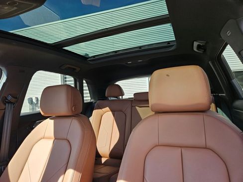 Certified 2025 Audi Q3 2.0T Premium image 21