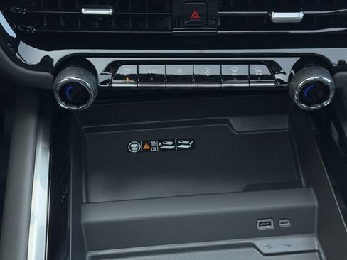 New 2026 Chevrolet Tahoe Z71 w/ Z71 Off-Road Package AWD/4WD image 16