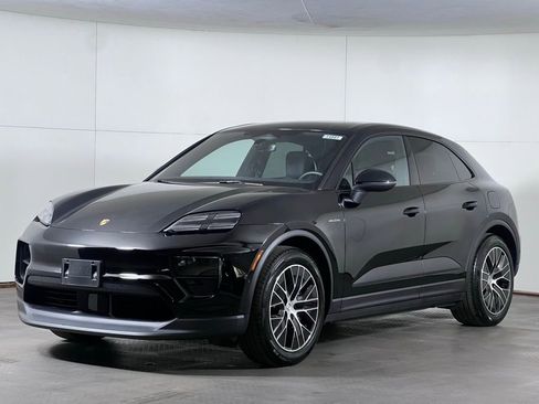 Certified 2025 Porsche Macan Electric image 1