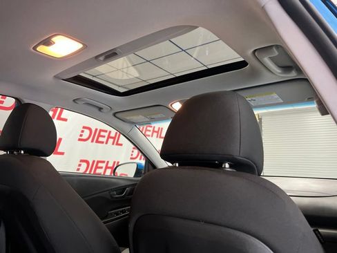 Used 2021 Hyundai Kona SEL Plus w/ Cargo Package FWD image 12