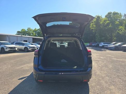 Used 2025 Nissan Rogue SV FWD image 17