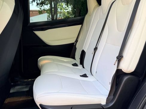 Used 2019 Tesla Model X 75D AWD/4WD image 32