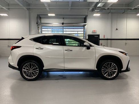 Used 2022 Lexus NX 350h AWD image 9