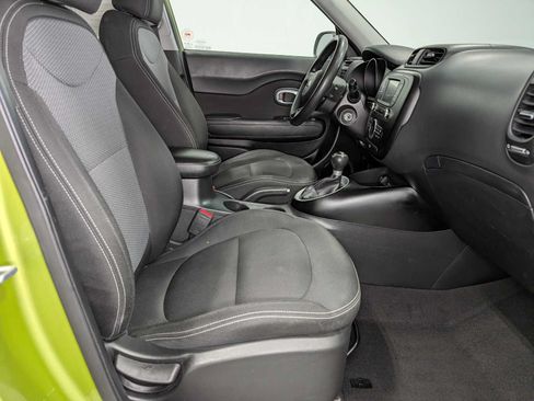 Used 2017 Kia Soul + FWD image 37