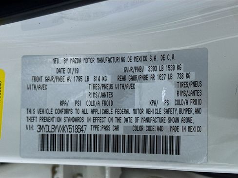 Used 2019 Toyota Yaris L image 40