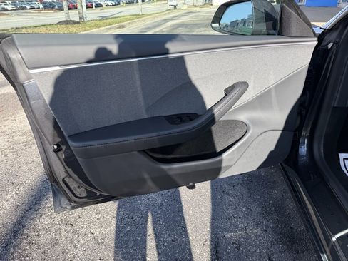 Used 2025 Tesla Model 3 Long Range image 19