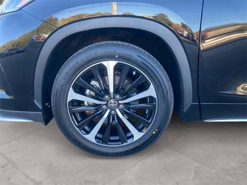 Certified 2022 Toyota Highlander XSE image 14