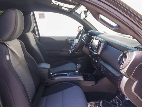 Used 2023 Toyota Tacoma TRD Sport image 16