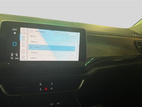 Used 2025 Volkswagen Atlas SE image 11