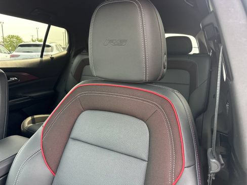 Used 2024 Chevrolet Equinox EV RS FWD image 24