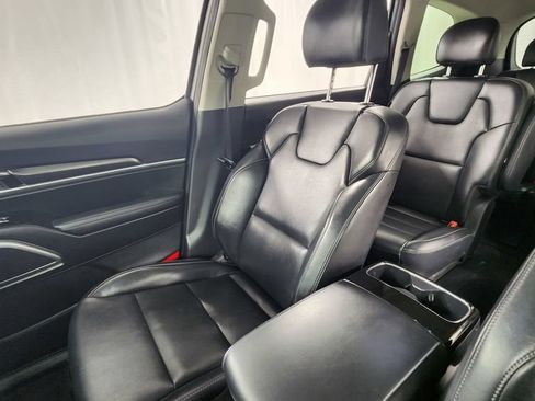 Used 2025 Kia Telluride S AWD/4WD image 13
