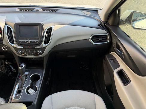 Used 2018 Chevrolet Equinox LT image 24