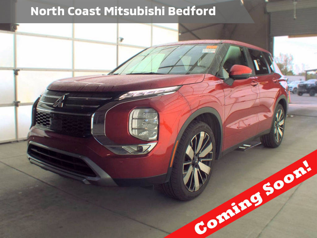 Used 2025 Mitsubishi Outlander SE FWD 360° Tour