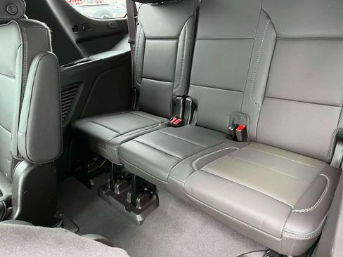 Used 2023 GMC Yukon Denali AWD/4WD image 17
