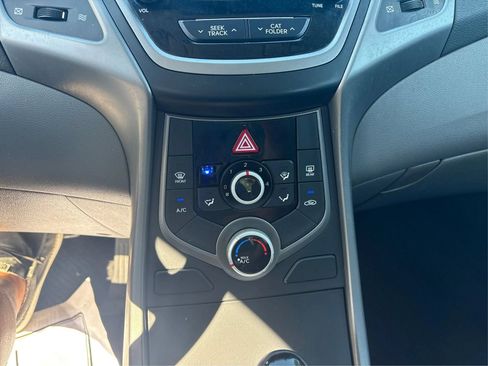 Used 2015 Hyundai Elantra SE w/ Option Group 02 FWD image 23
