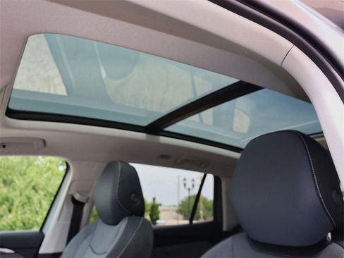 New 2025 Volkswagen Tiguan SE AWD/4WD image 13