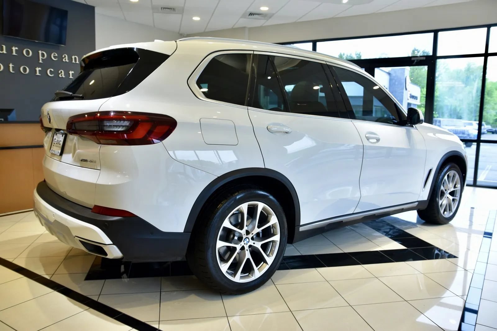 Used 2022 BMW X5 xDrive40i w/ Premium Package AWD/4WD image 6