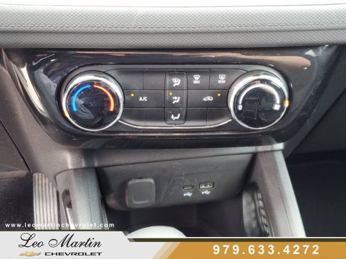 Used 2025 Chevrolet TrailBlazer LT AWD/4WD image 24