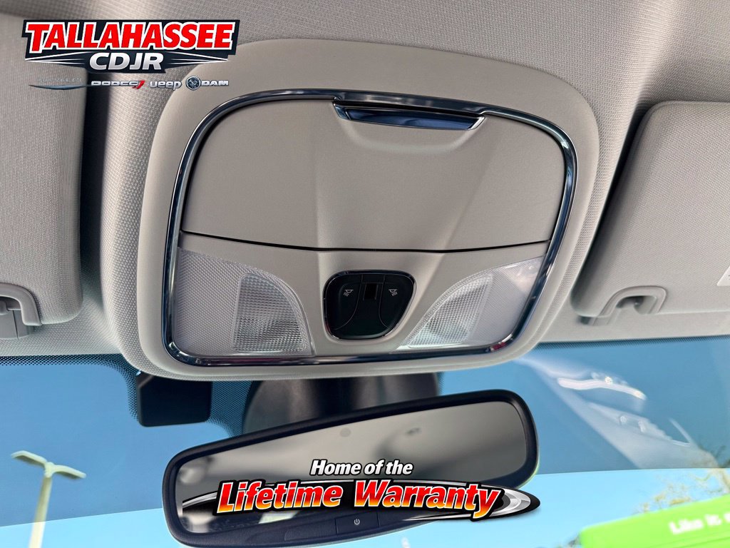 Used 2022 Jeep Cherokee Trailhawk w/ Comfort/Convenience Group AWD/4WD image 27