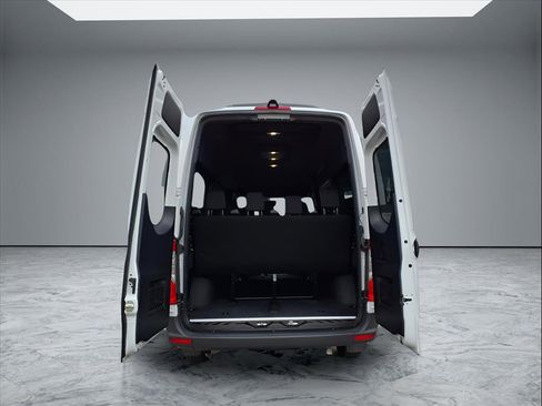 Used 2024 Mercedes-Benz Sprinter 2500 image 10