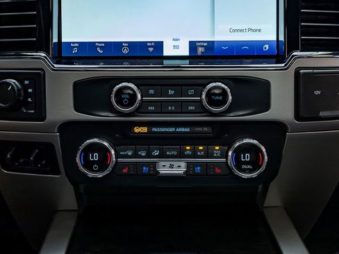 Used 2022 Ford F250 Lariat w/ Tremor Off-Road Package AWD/4WD image 27
