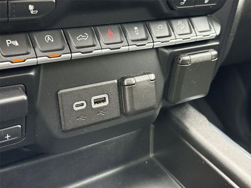 Used 2019 Chevrolet Silverado 1500 LT Trail Boss AWD/4WD image 38