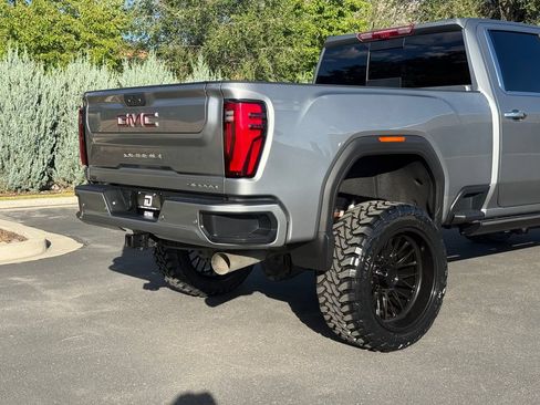 Used 2025 GMC Sierra 3500 Denali w/ Denali Reserve Package AWD/4WD image 10