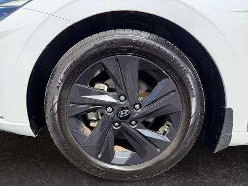 Used 2022 Hyundai Elantra SEL w/ Convenience Package FWD image 14