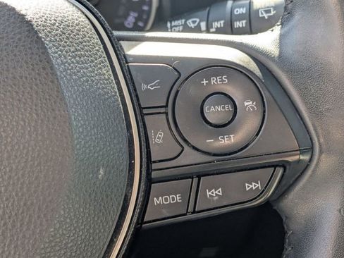 Used 2019 Toyota RAV4 XLE Premium image 18