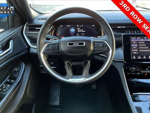 Certified 2024 Jeep Grand Cherokee L Laredo image 4