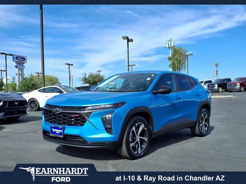 Used 2025 Chevrolet Trax RS w/ Sunroof Package FWD image 1