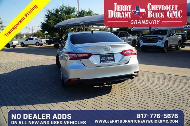 Used 2018 Toyota Camry XLE FWD image 6
