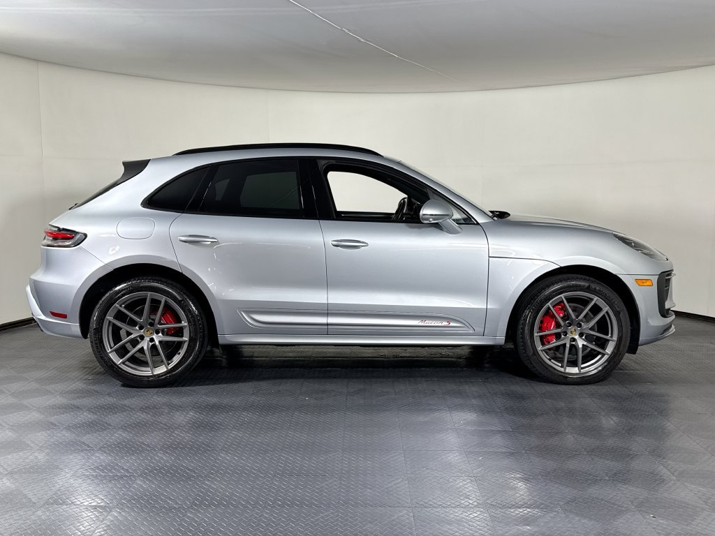 Certified 2023 Porsche Macan S AWD/4WD image 8