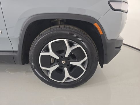 Used 2024 Rivian R1T Adventure Dual AWD/4WD image 11