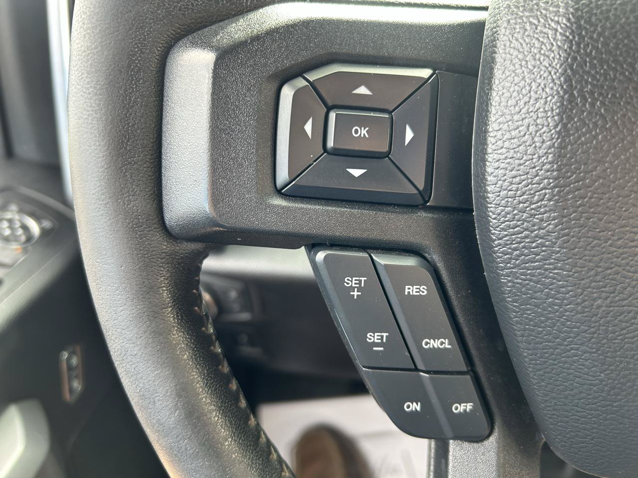 Used 2018 Ford F150 XLT w/ Equipment Group 302A Luxury AWD/4WD image 19