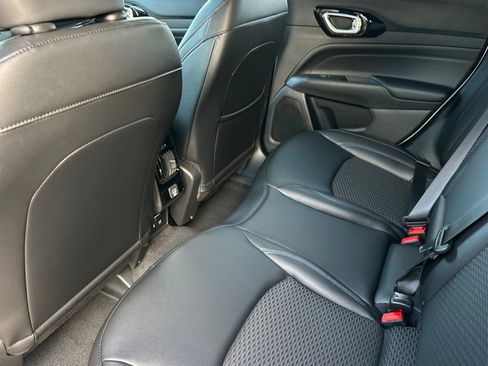 New 2026 Jeep Compass Latitude image 9