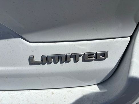 New 2025 Jeep Grand Cherokee Limited w/ Trailer Tow Package image 10