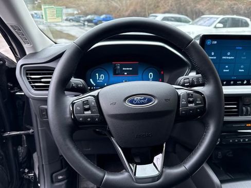 Used 2025 Ford Escape Platinum image 23