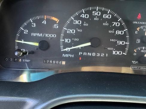 Used 1995 GMC Suburban 2500 AWD/4WD image 21