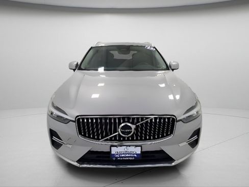 Used 2023 Volvo XC60 B5 Plus AWD/4WD image 5