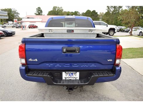 Used 2023 Toyota Tacoma 4x4 Double Cab image 4