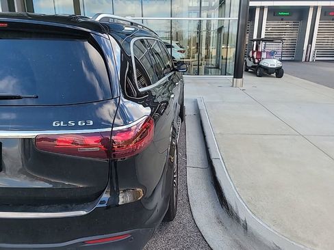 Used 2025 Mercedes-Benz GLS 63 AMG 4MATIC image 12
