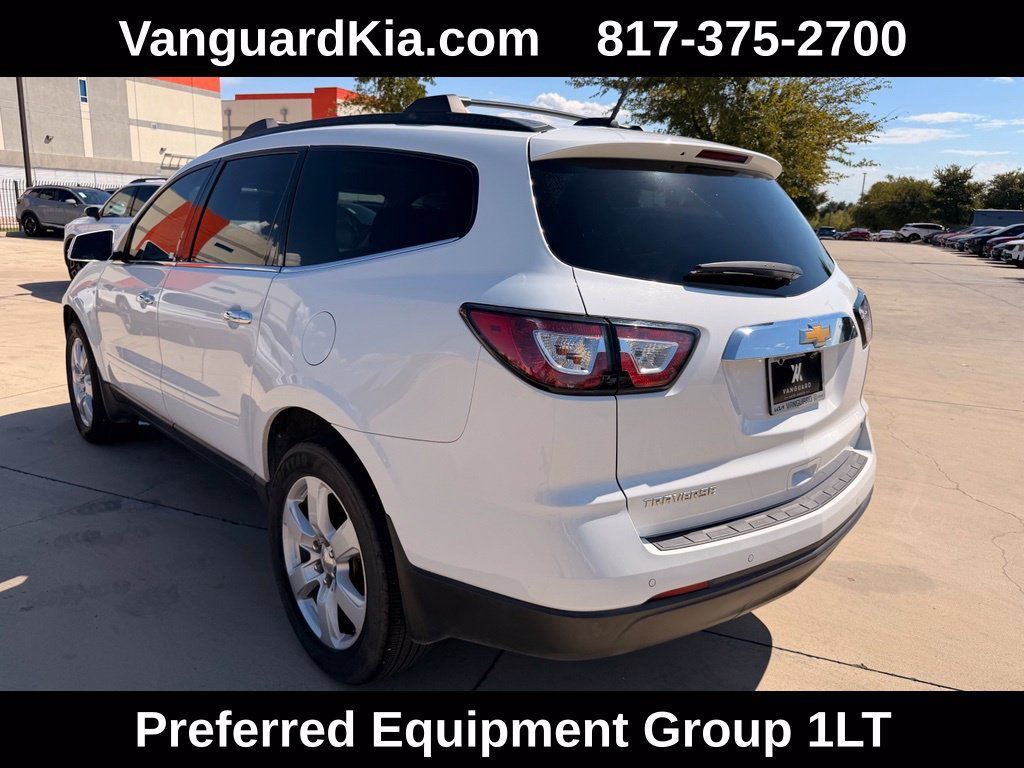 Used 2017 Chevrolet Traverse LT w/ Style and Technology Package FWD image 2