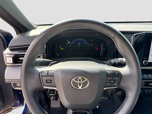 Used 2025 Toyota Camry LE image 13